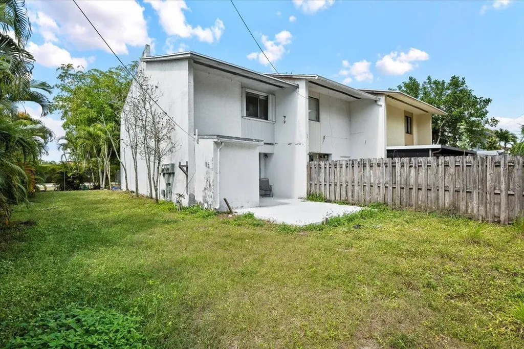 3666 Pinehurst Drive Lake Worth FL 33467