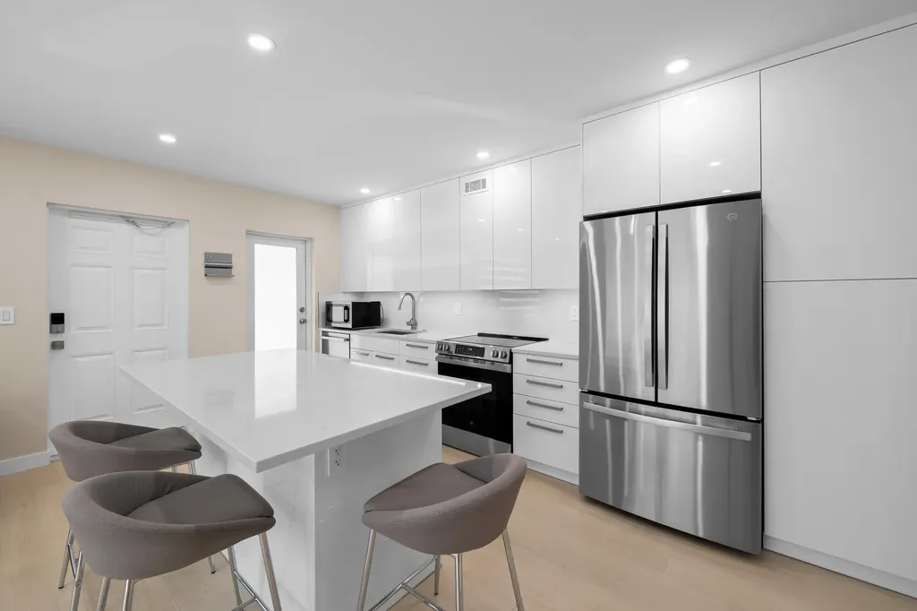 915 Intracoastal Drive Fort Lauderdale FL 33304