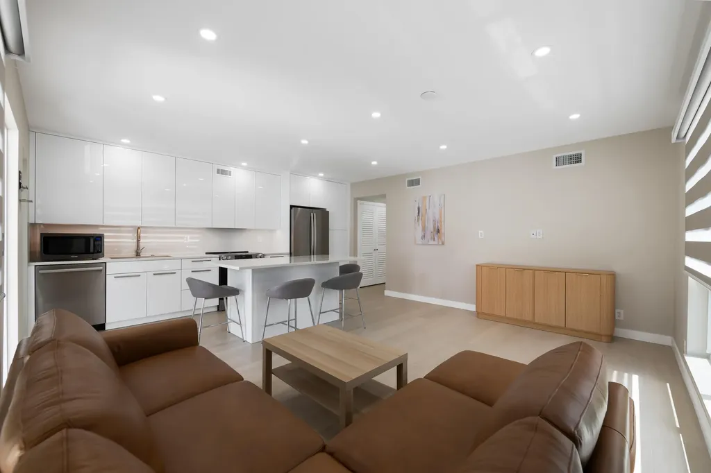 915 Intracoastal Drive Fort Lauderdale FL 33304