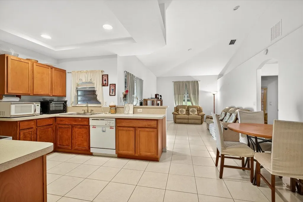 1058 SW Locke Avenue Port St Lucie FL 34953