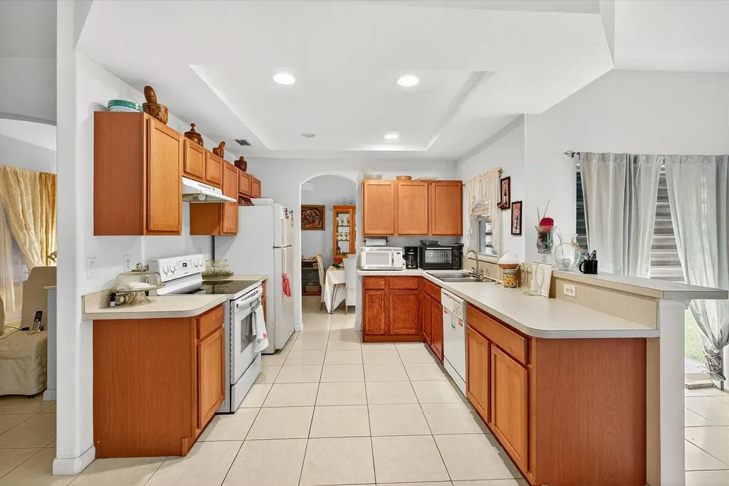 1058 SW Locke Avenue Port St Lucie FL 34953