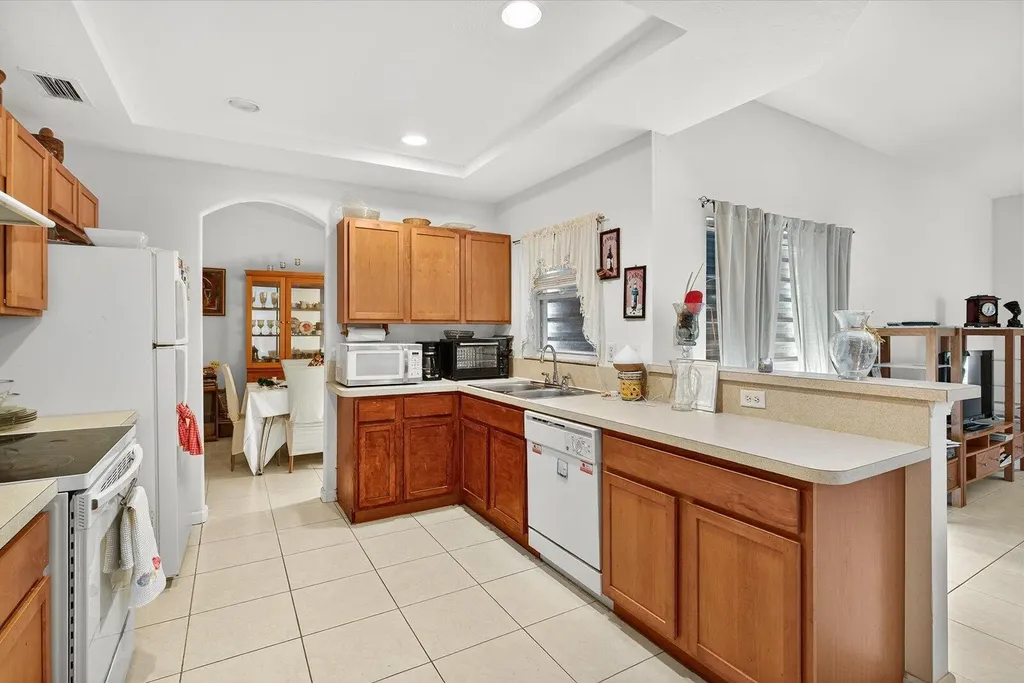 1058 SW Locke Avenue Port St Lucie FL 34953