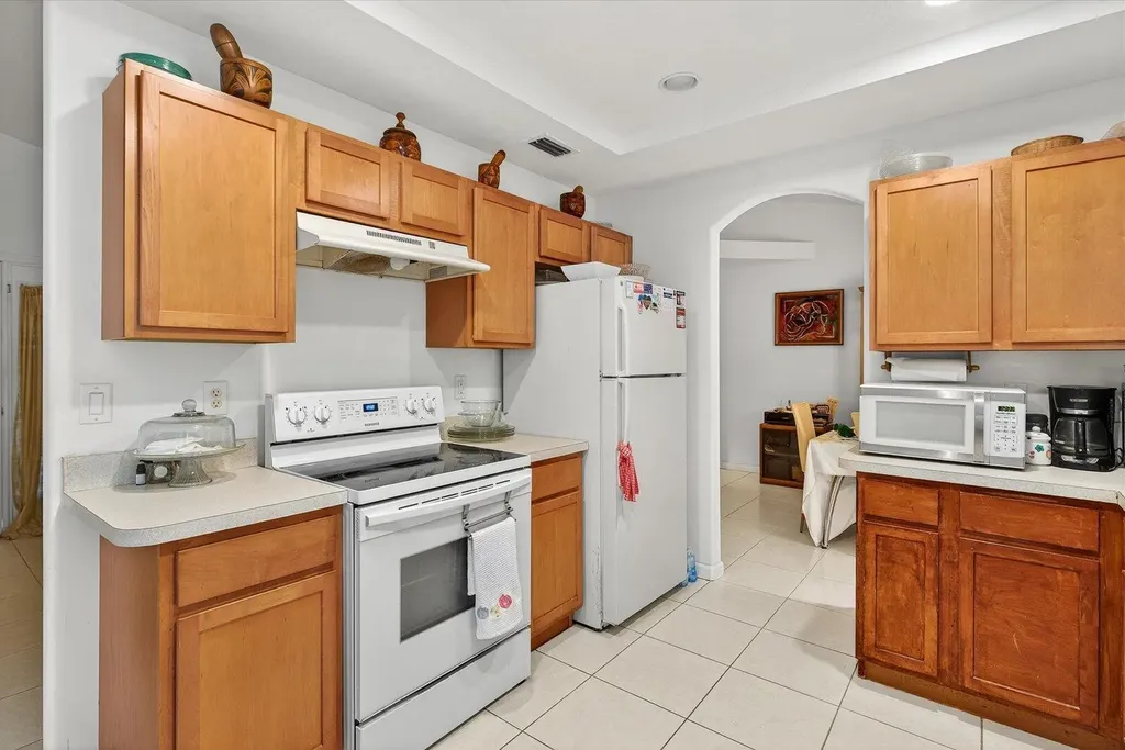 1058 SW Locke Avenue Port St Lucie FL 34953
