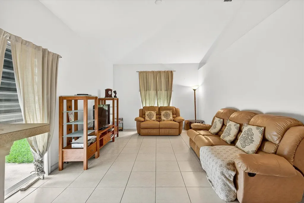 1058 SW Locke Avenue Port St Lucie FL 34953