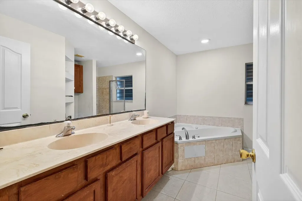 1058 SW Locke Avenue Port St Lucie FL 34953