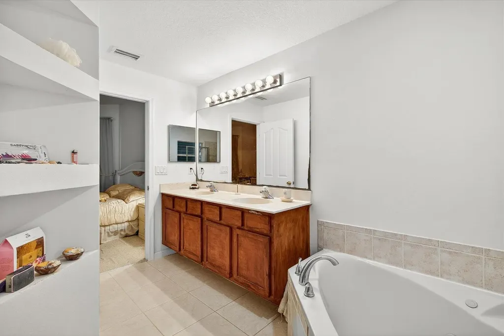 1058 SW Locke Avenue Port St Lucie FL 34953
