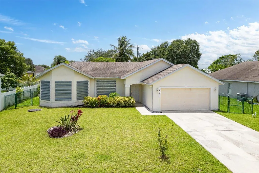 1058 SW Locke Avenue Port St Lucie FL 34953