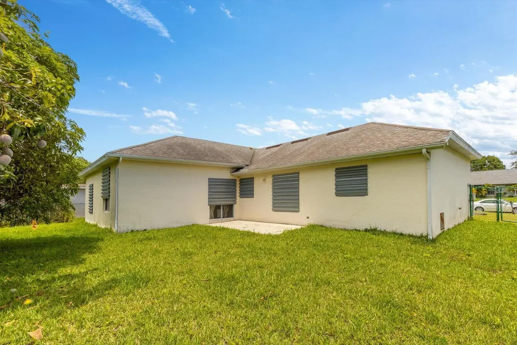 1058 SW Locke Avenue Port St Lucie FL 34953