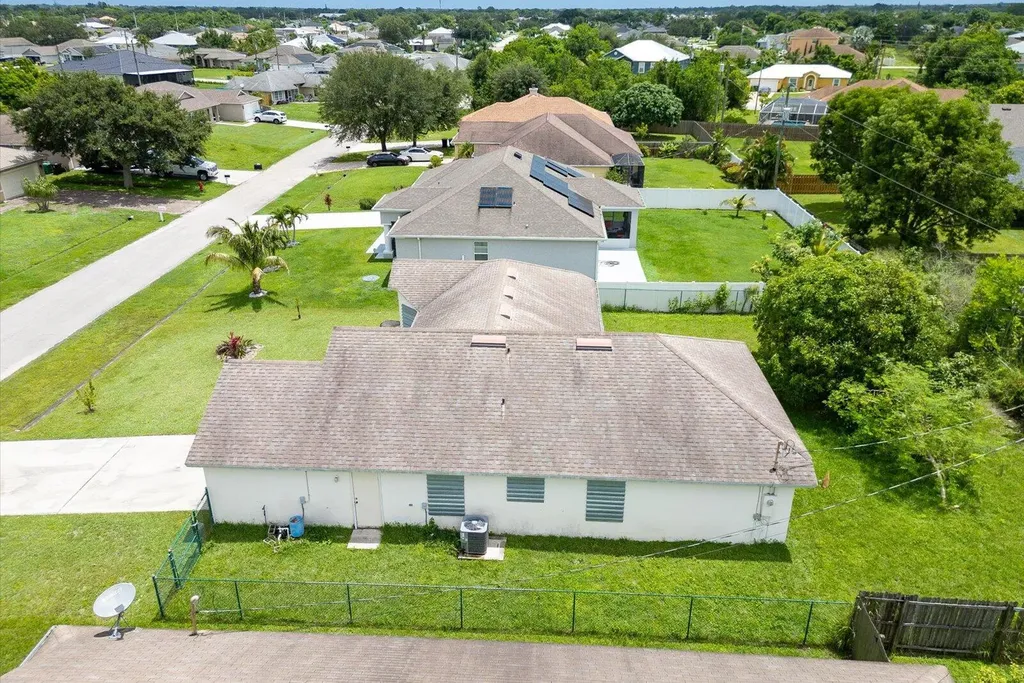 1058 SW Locke Avenue Port St Lucie FL 34953