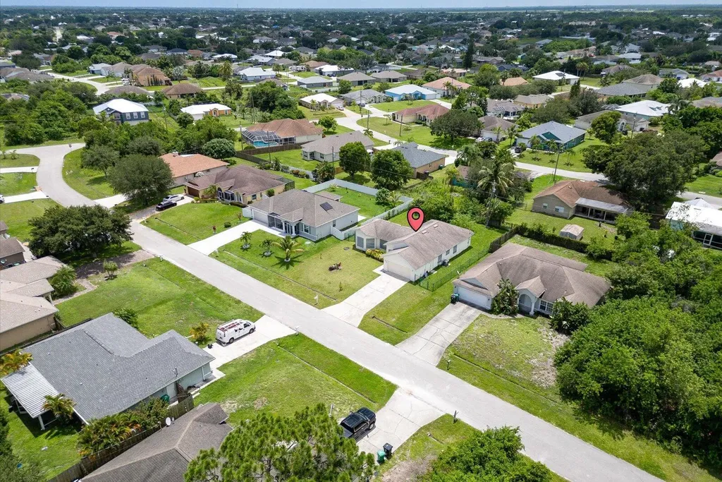 1058 SW Locke Avenue Port St Lucie FL 34953