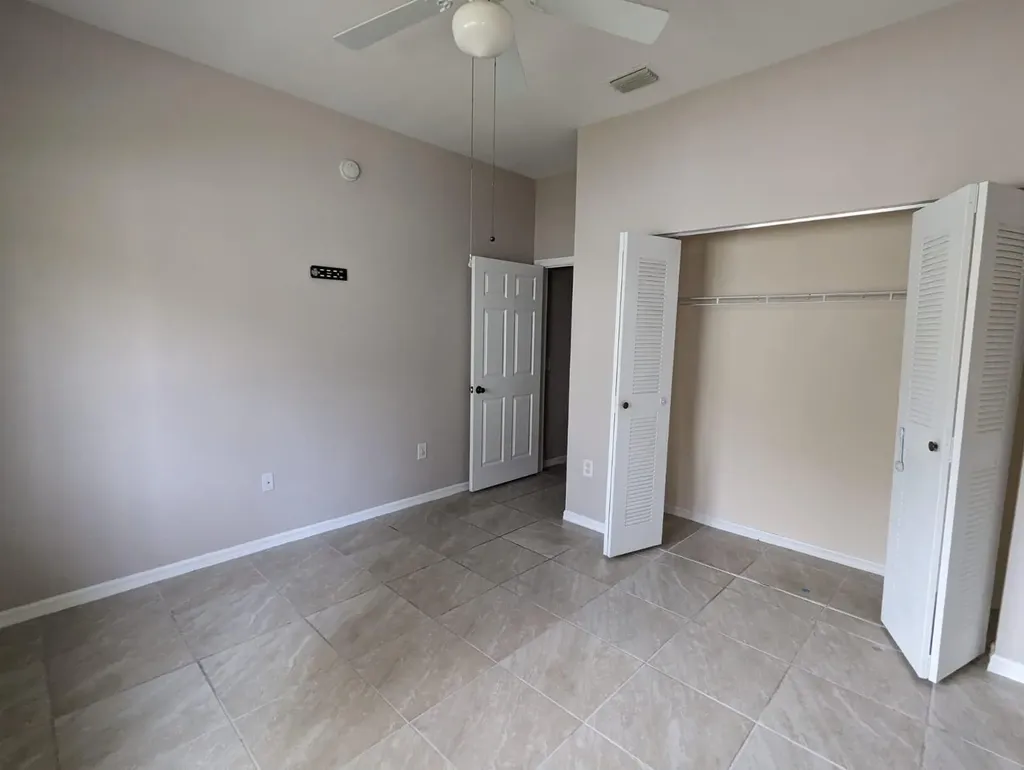 260 Crestwood Circle Royal Palm Beach FL 33411