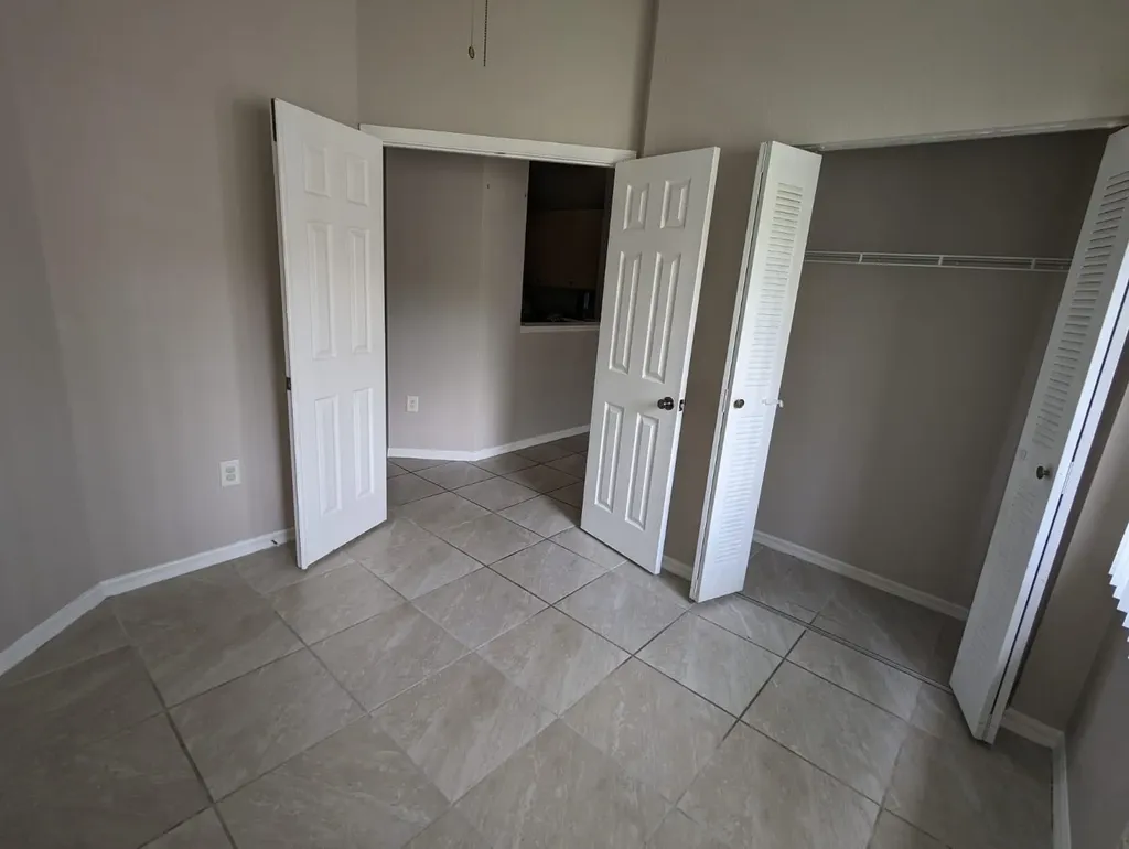 260 Crestwood Circle Royal Palm Beach FL 33411