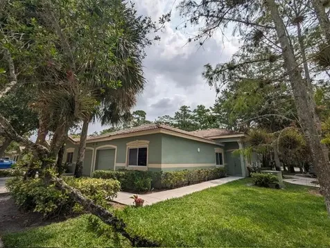 260 Crestwood Circle Royal Palm Beach FL 33411