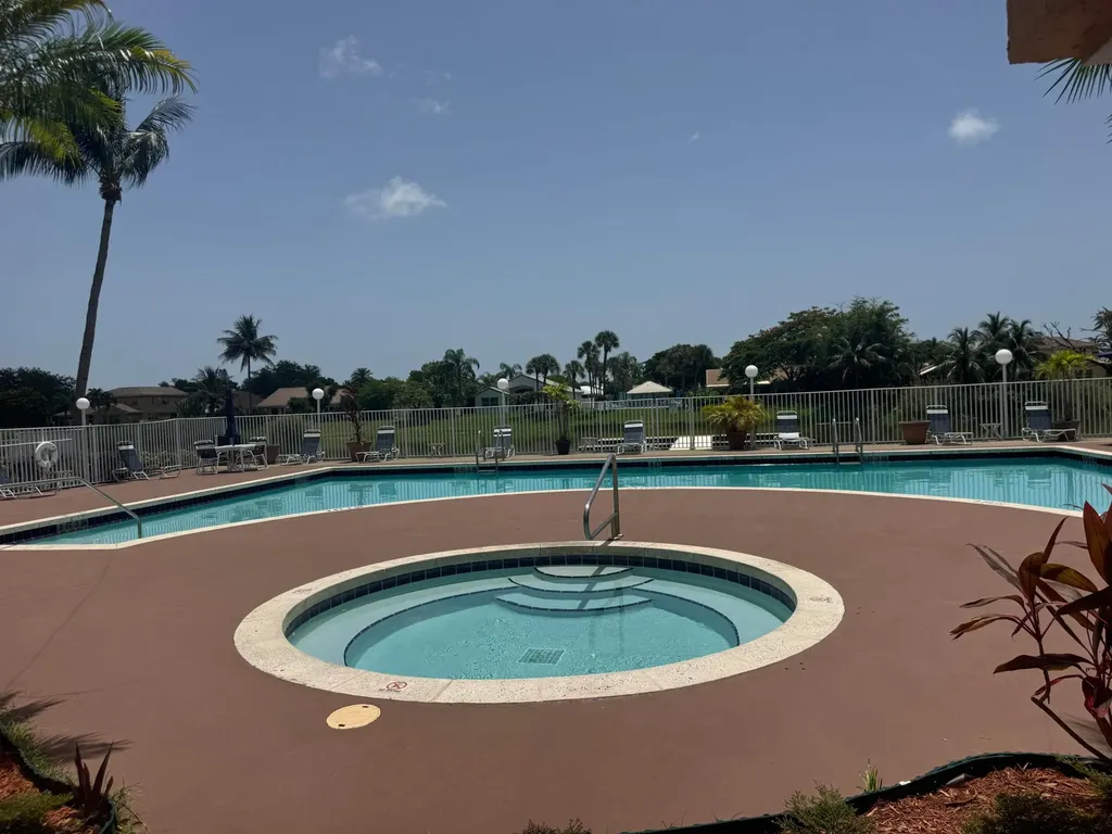 2662 NW 33rd Street Oakland Park FL 33309
