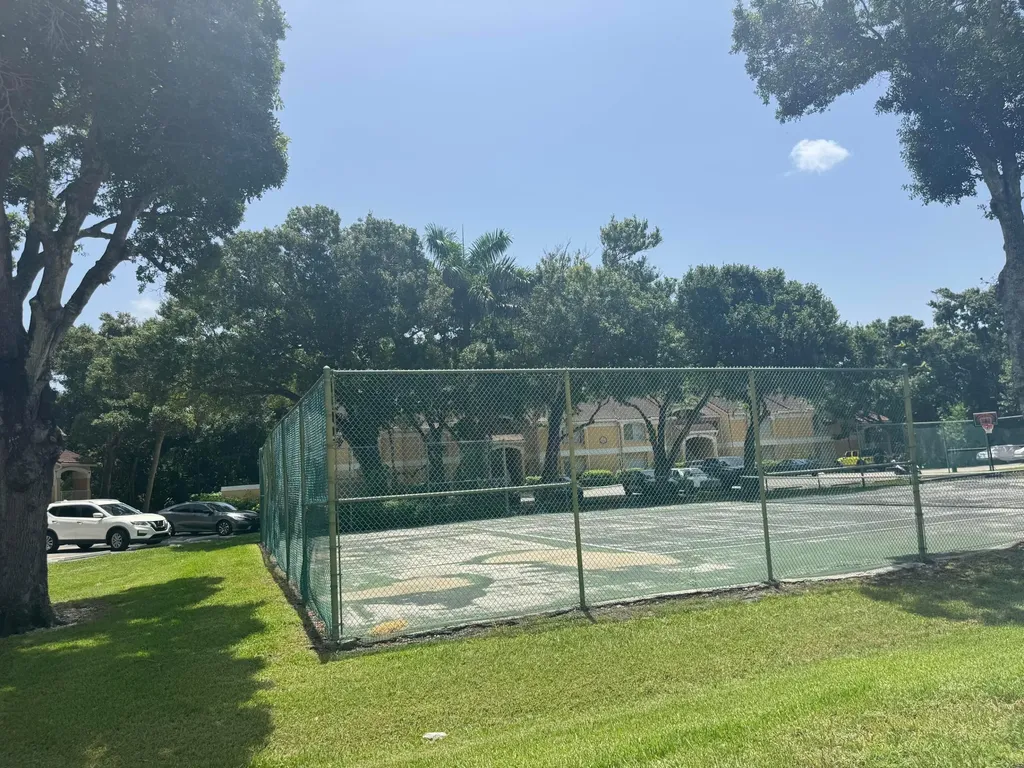2662 NW 33rd Street Oakland Park FL 33309