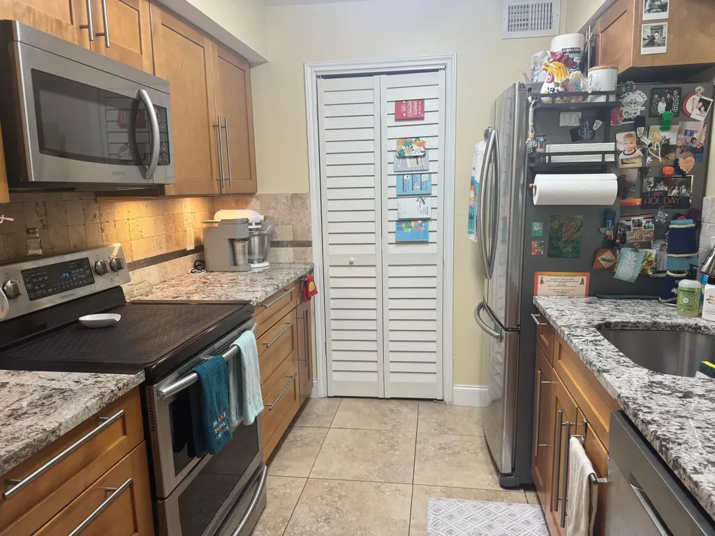2662 NW 33rd Street Oakland Park FL 33309
