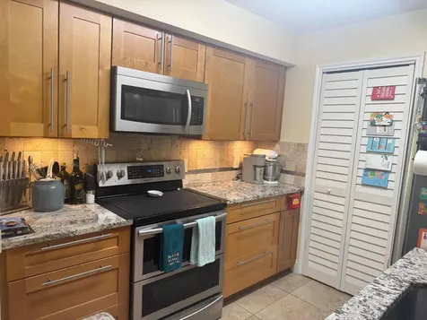 2662 NW 33rd Street Oakland Park FL 33309