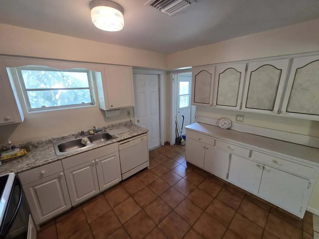 205 SE 7th Street Dania Beach FL 33004