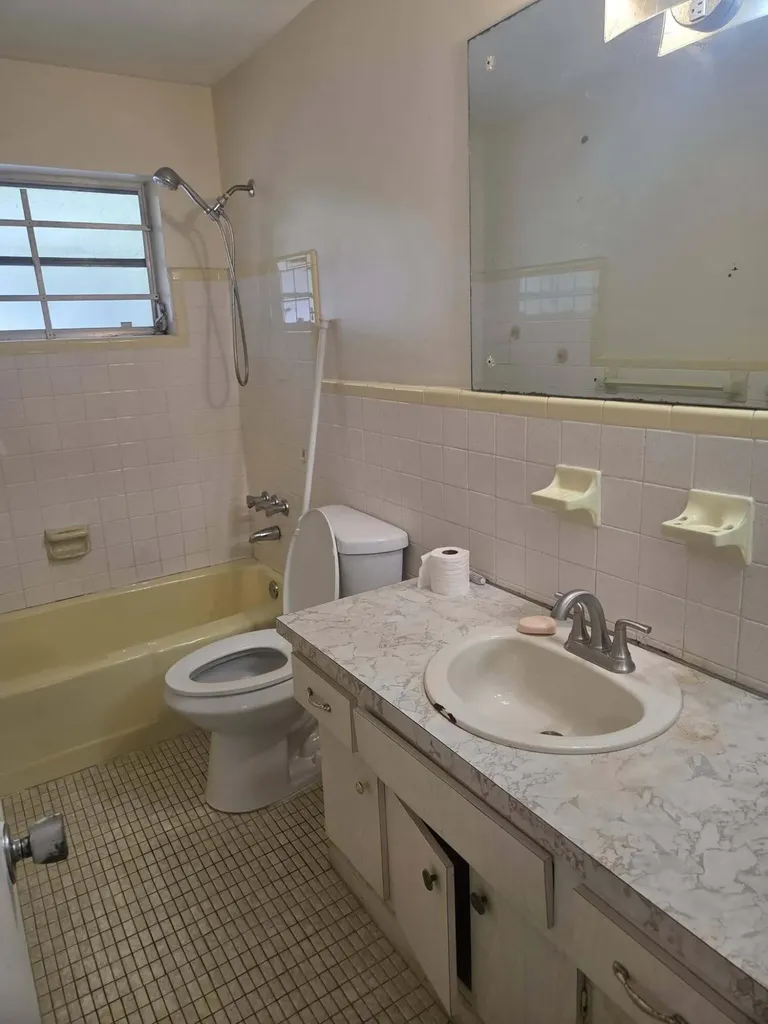 205 SE 7th Street Dania Beach FL 33004