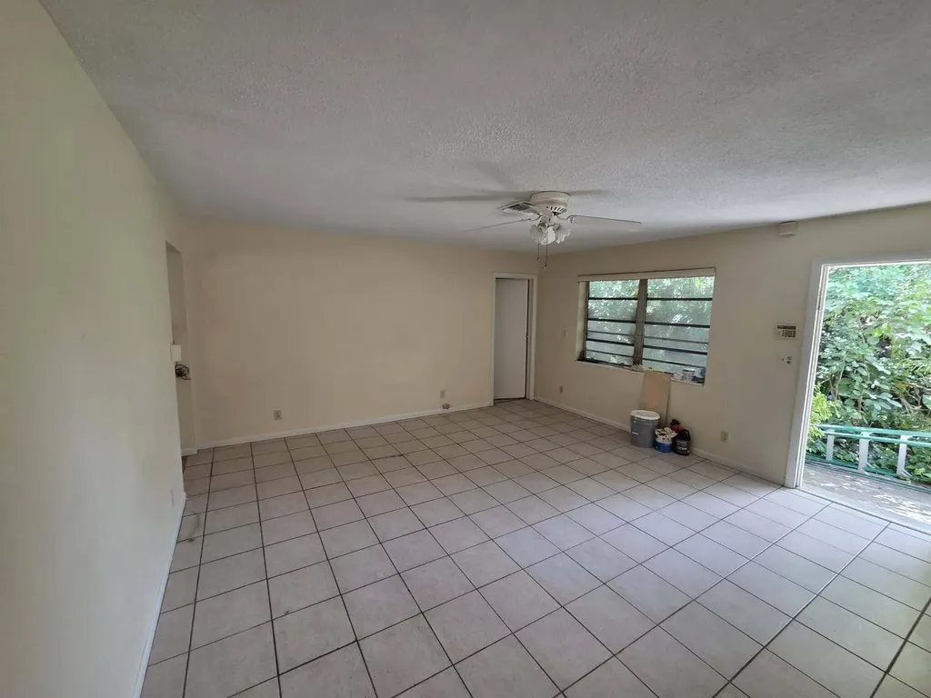 205 SE 7th Street Dania Beach FL 33004