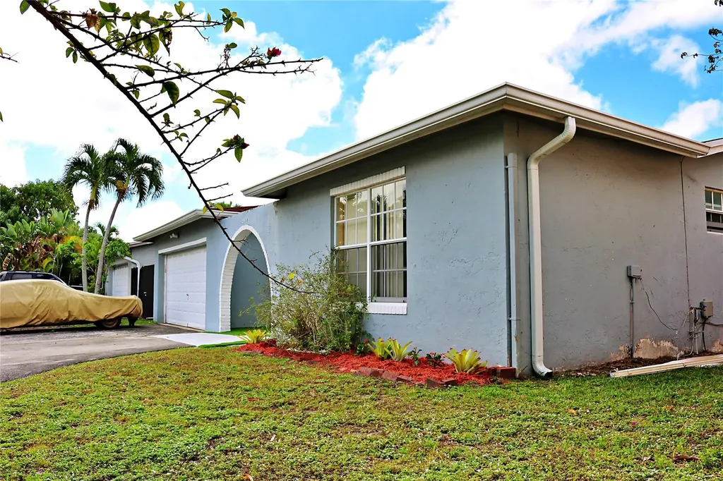 2704 Canal Road Miramar FL 33025