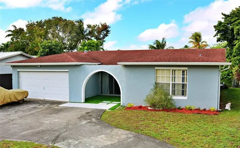 2704 Canal Road Miramar FL 33025