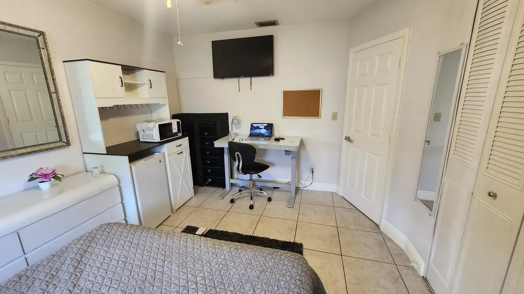 1726 NW 82nd Avenue Coral Springs FL 33071