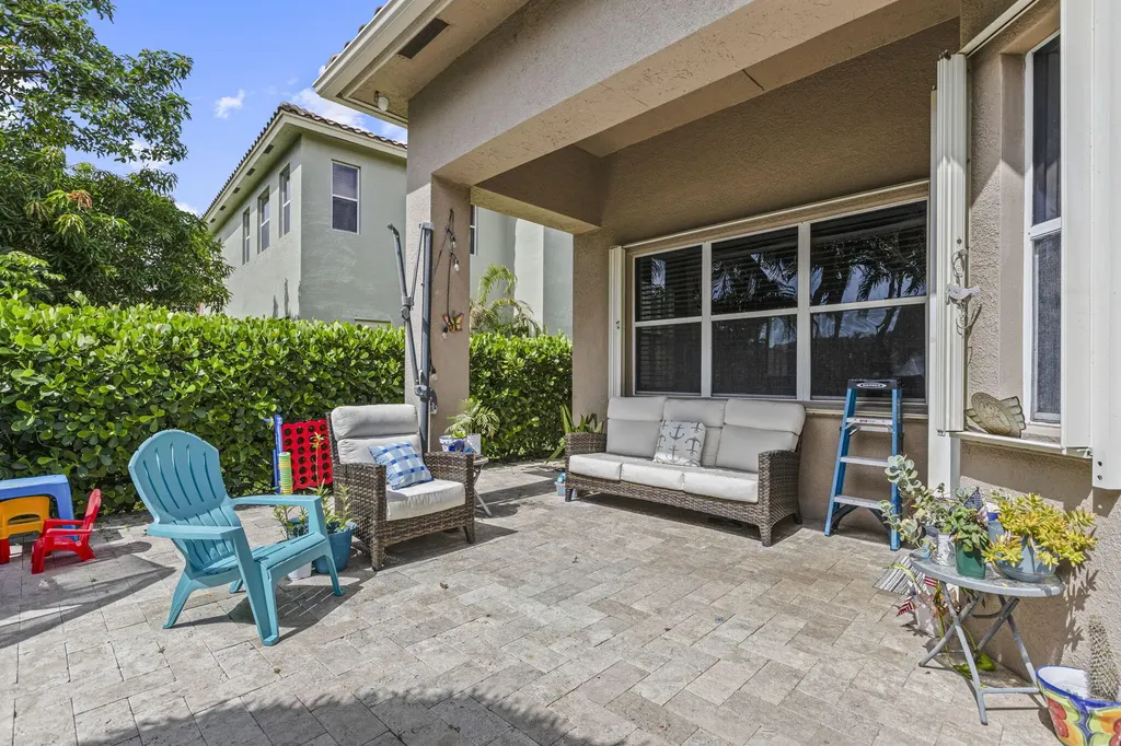 455 Cresta Circle West Palm Beach FL 33413