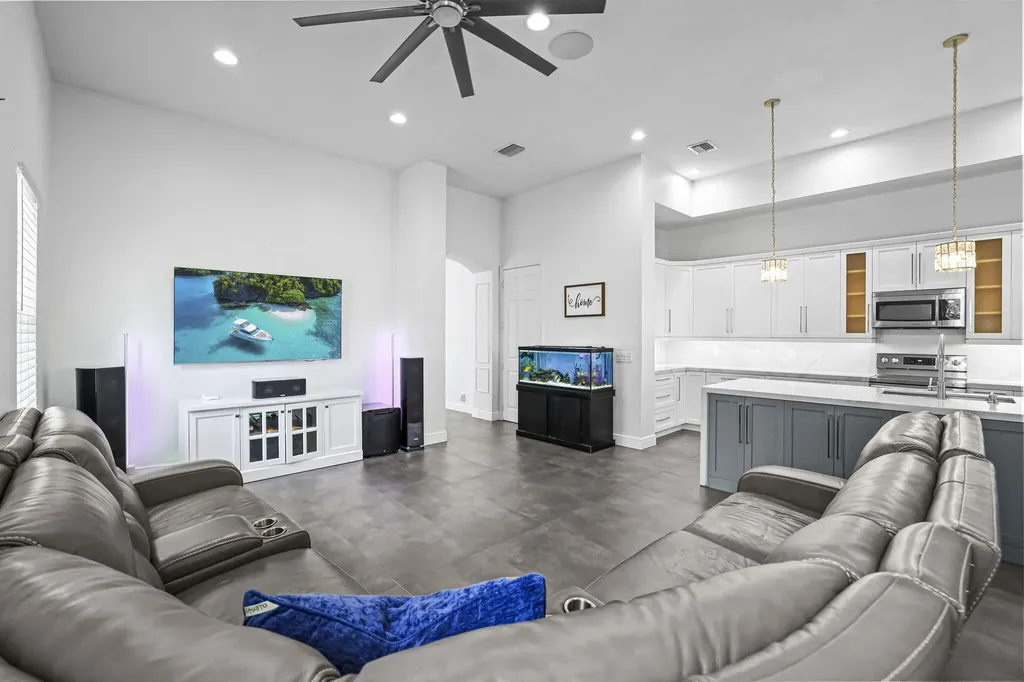 455 Cresta Circle West Palm Beach FL 33413