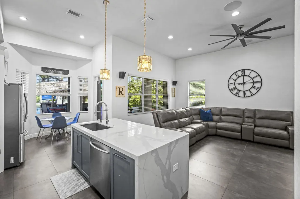 455 Cresta Circle West Palm Beach FL 33413