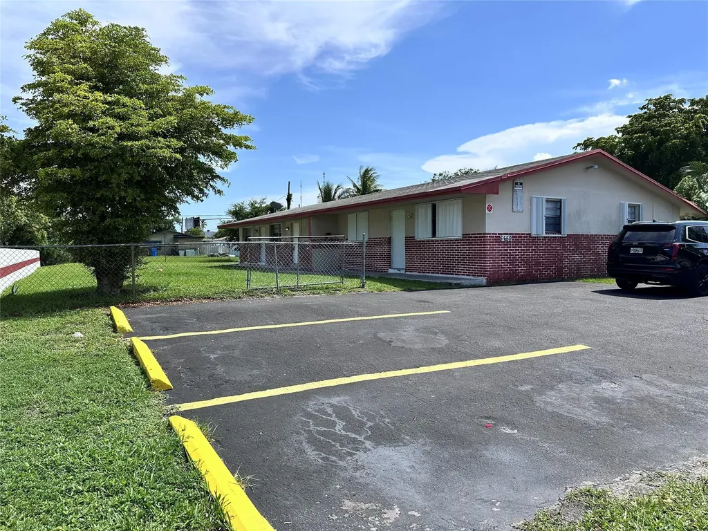 5650 SW 26th Street West Park FL 33023