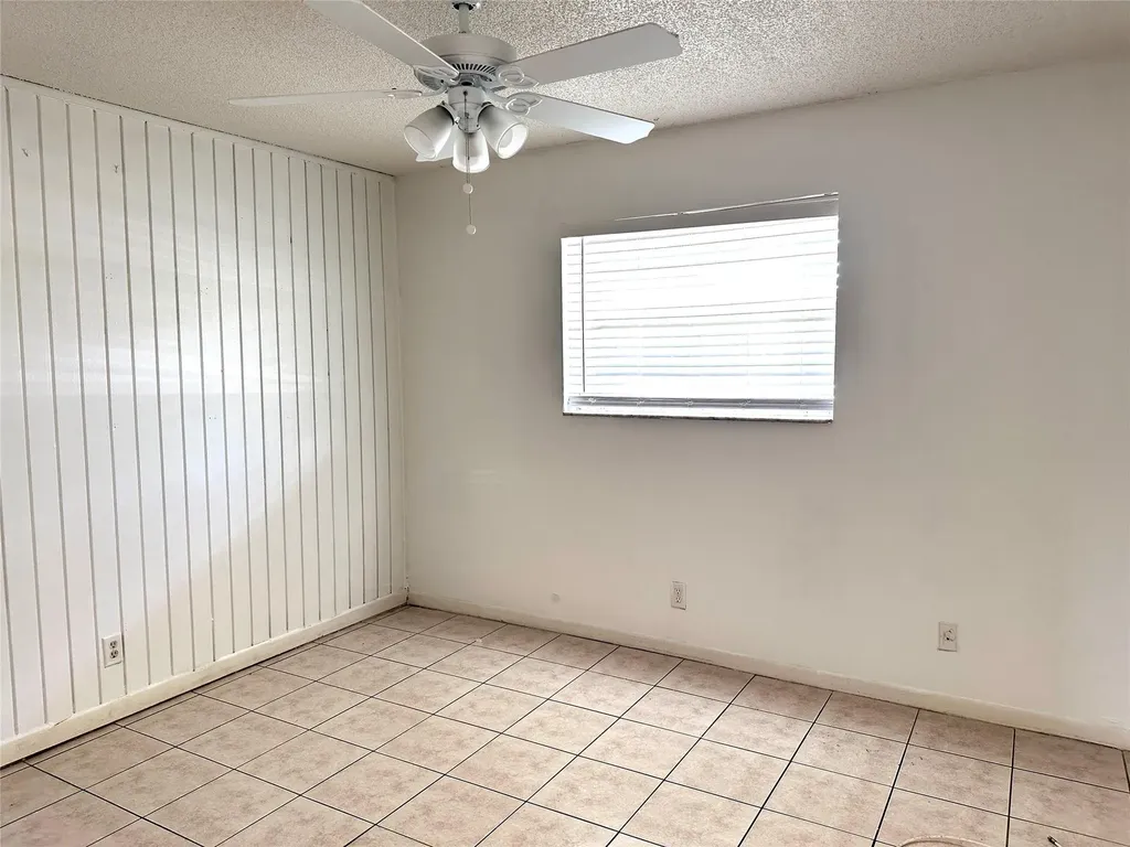 5650 SW 26th Street West Park FL 33023