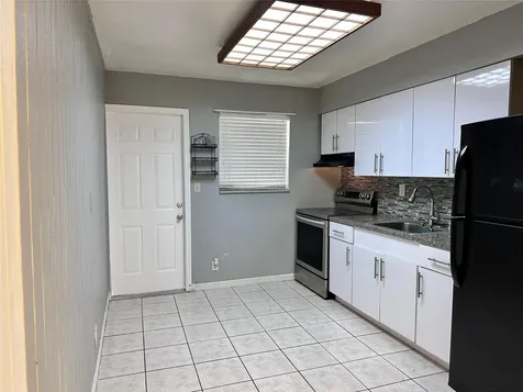 5650 SW 26th Street West Park FL 33023