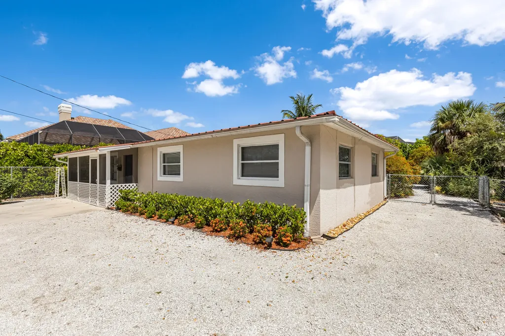2191 Thomasson Drive Naples FL 34112