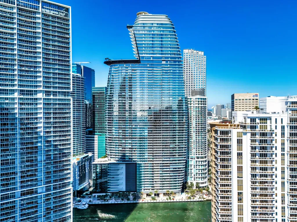 300 Biscayne Boulevard Way Miami FL 33131