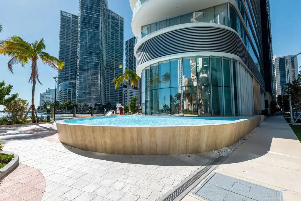 300 Biscayne Boulevard Way Miami FL 33131