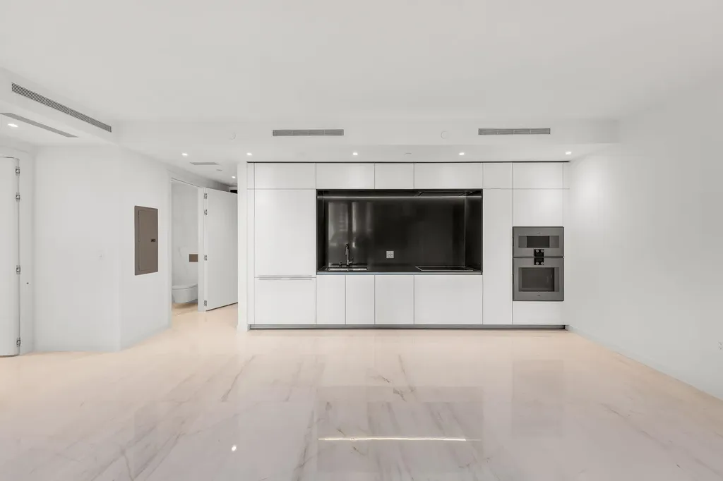 300 Biscayne Boulevard Way Miami FL 33131