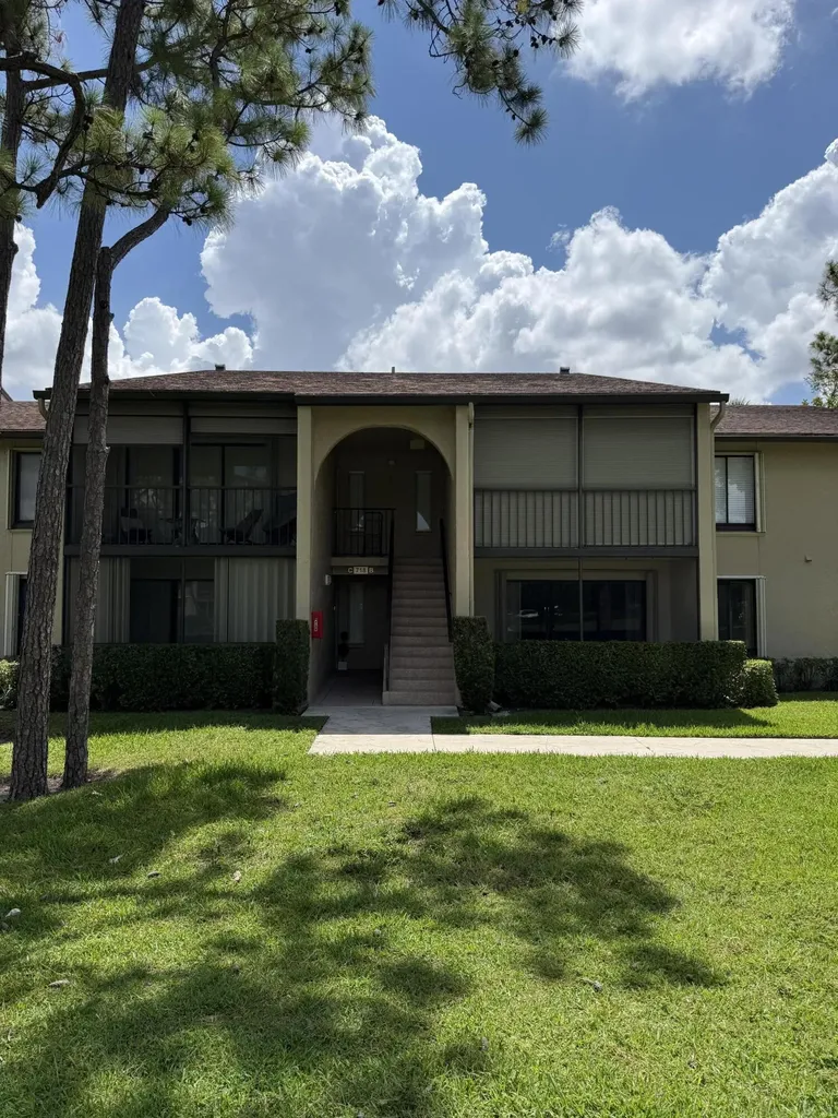 718 Sunny Pine Way Greenacres FL 33415