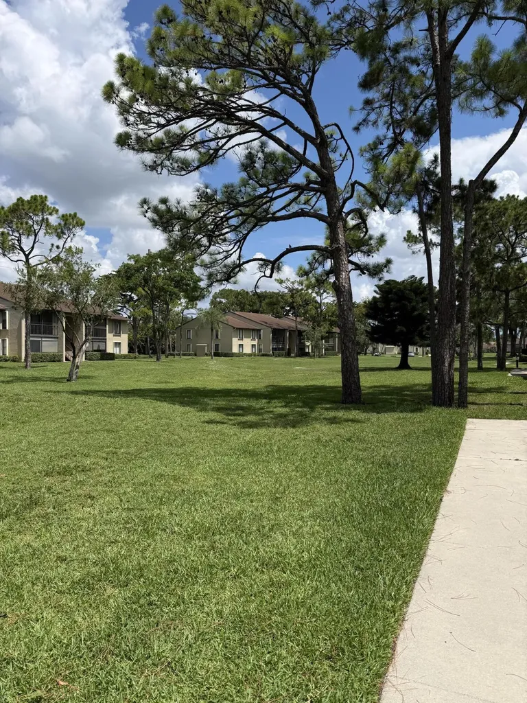 718 Sunny Pine Way Greenacres FL 33415