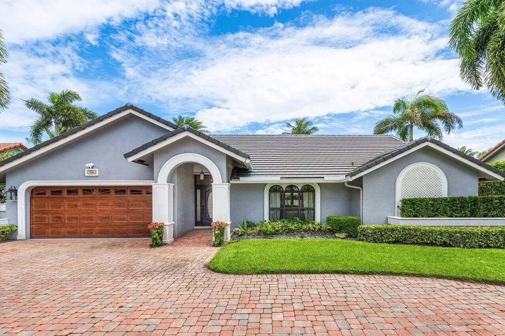 Boca Raton FL, 990 NW 8th Street