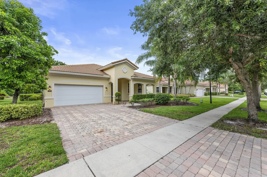 6752 Osage Circle Greenacres FL 33413