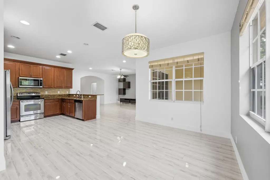 6752 Osage Circle Greenacres FL 33413