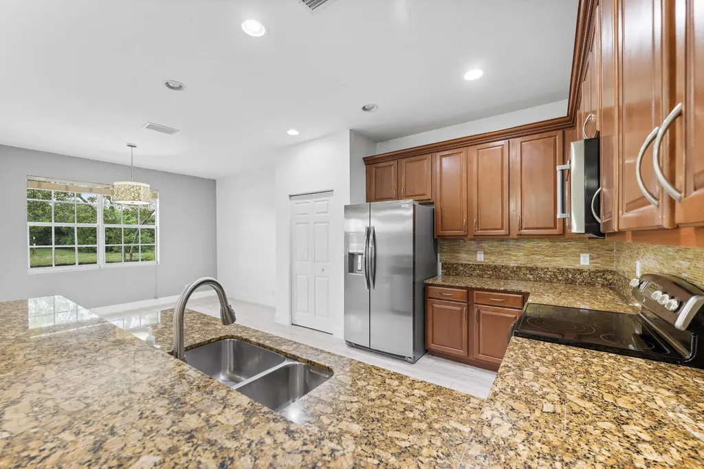 6752 Osage Circle Greenacres FL 33413
