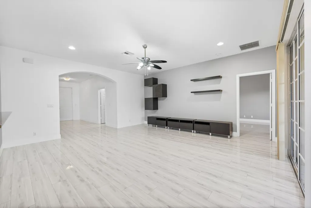 6752 Osage Circle Greenacres FL 33413