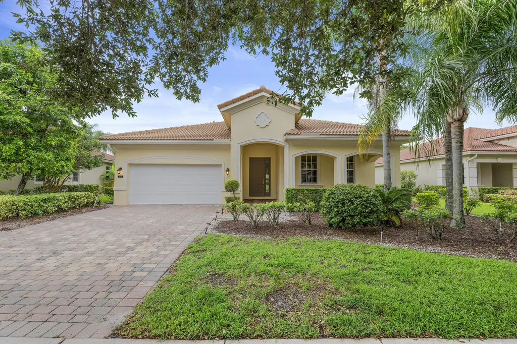 6752 Osage Circle Greenacres FL 33413