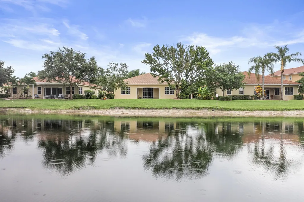 6752 Osage Circle Greenacres FL 33413