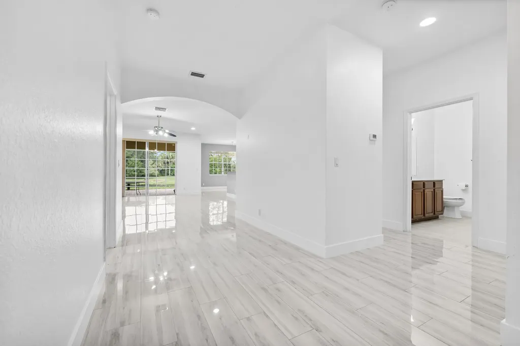 6752 Osage Circle Greenacres FL 33413