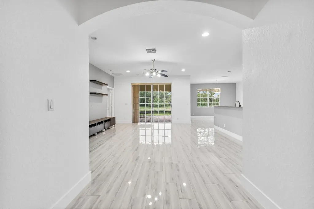 6752 Osage Circle Greenacres FL 33413