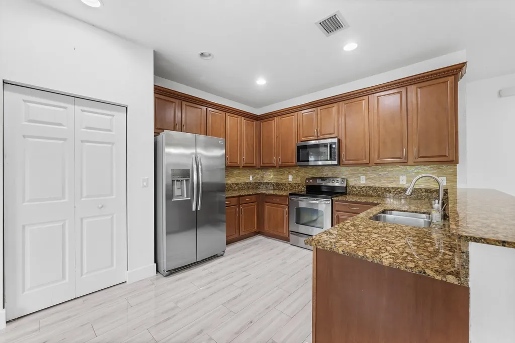 6752 Osage Circle Greenacres FL 33413
