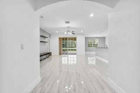 6752 Osage Circle Greenacres FL 33413